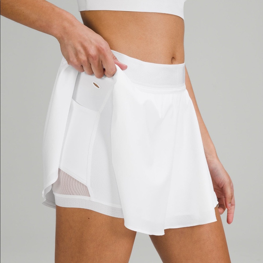 LULULEMON WHITE TENNIS SKIRT SIZE 10 (Court Rival High-Rise)